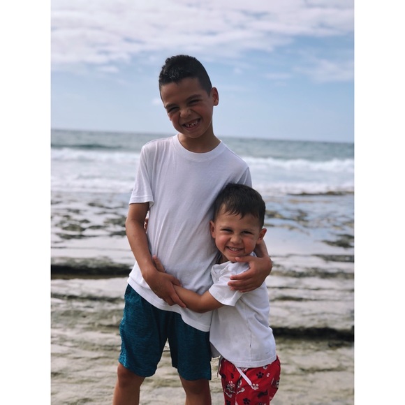 Meet your Posher, Tiffany - Picture 3 of 6